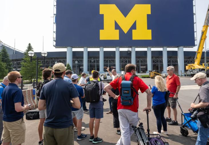 Michigan football’s new scoreboard, lights and audio system